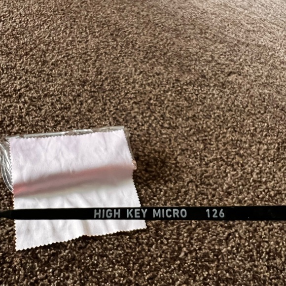 Quay Australia Black Sunglasses - High Key Micro NWOT - Picture 4 of 5